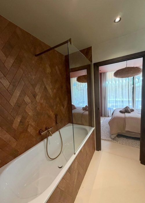 Evasion Habitat - Architecture d'intérieur porto-vecchio - projet quartz - domaine de cala rossa - sdb terracotta