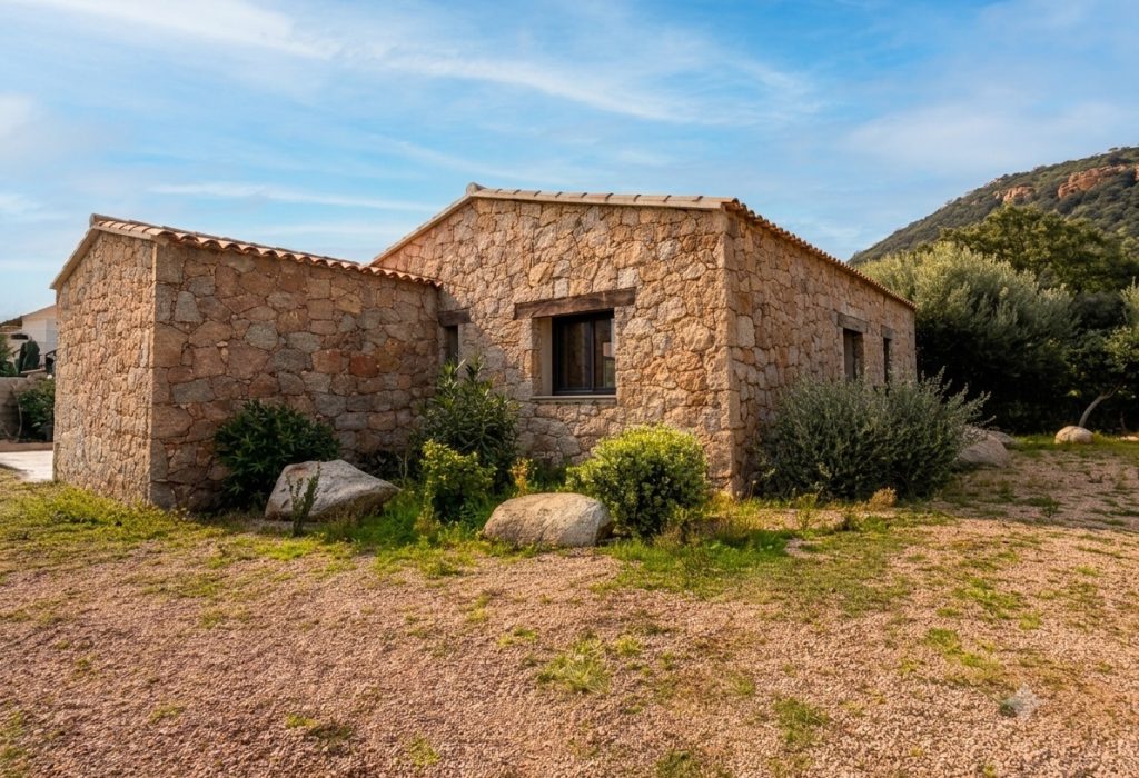 Evasion Habitat - Décoration et architecture d'intérieur - Projet Agate bergerie corse - vue maison