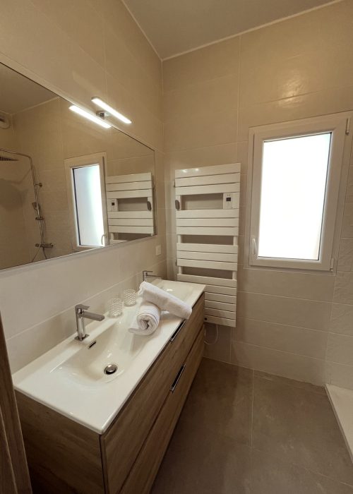 Evasion Habitat - Décoration et design en architecture d'intérieur Porto Vecchio - Projet Orizonte à Porto-Vecchio - sdb 2 re